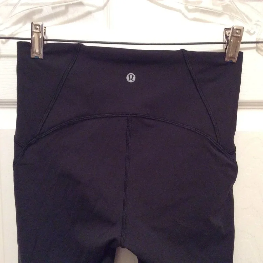 Lululemon Cropped Leggings 6 Solid Black